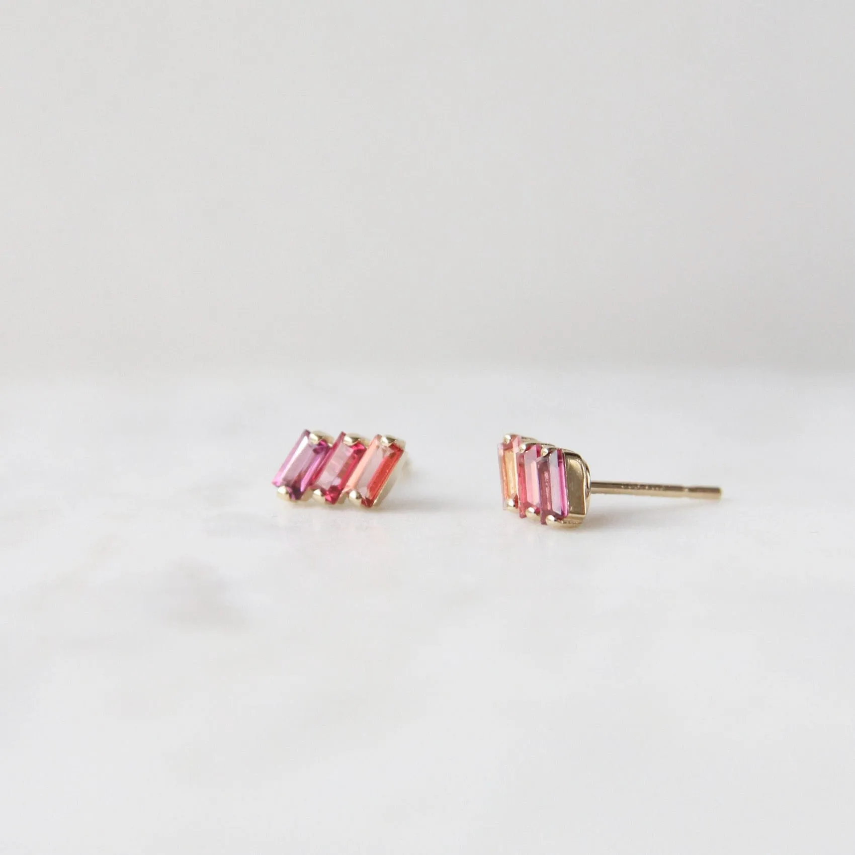 14k Yellow Gold Mixed Pink Baguette Bar Earring