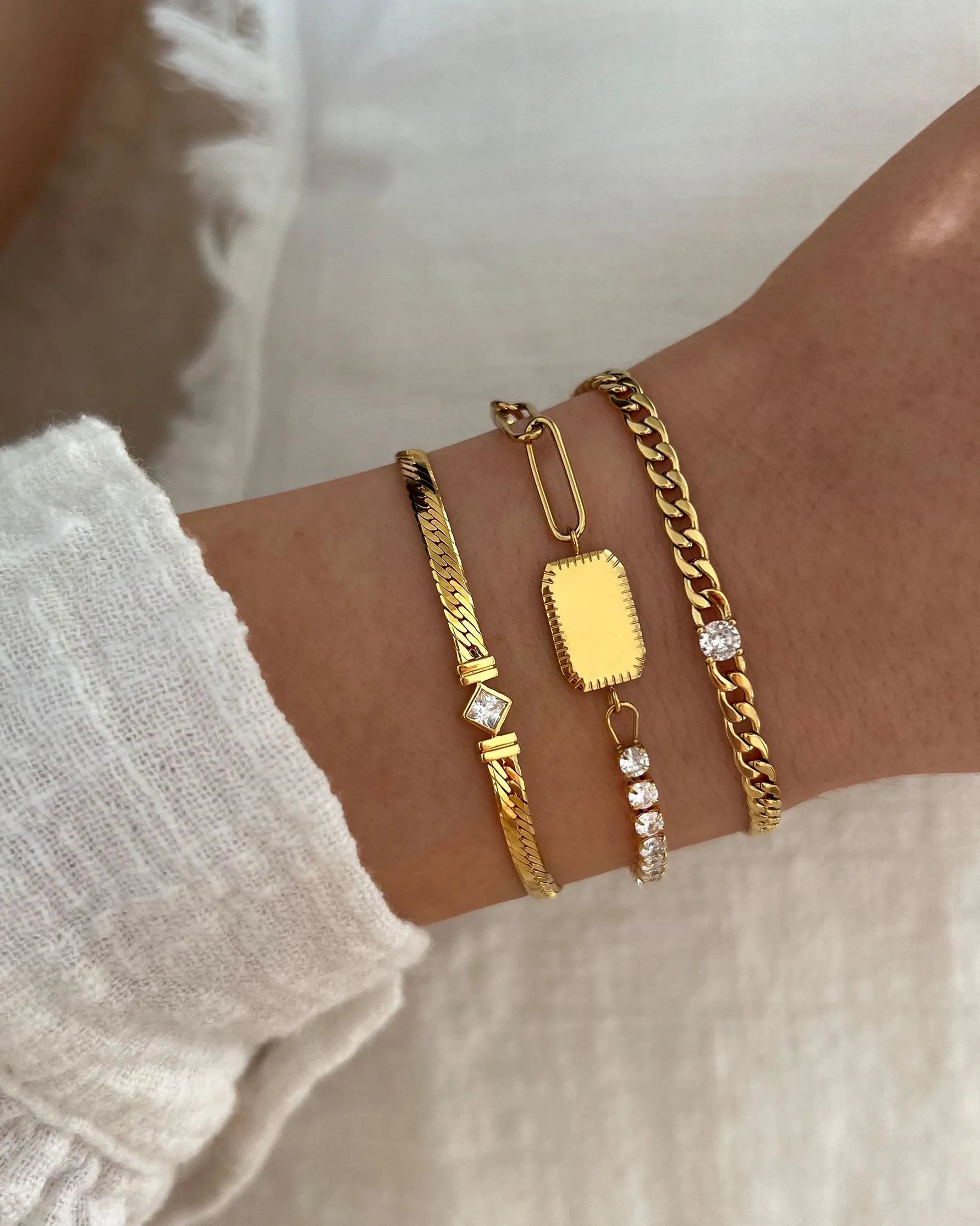 Brilliant Curb Bracelet 14K Gold Plated