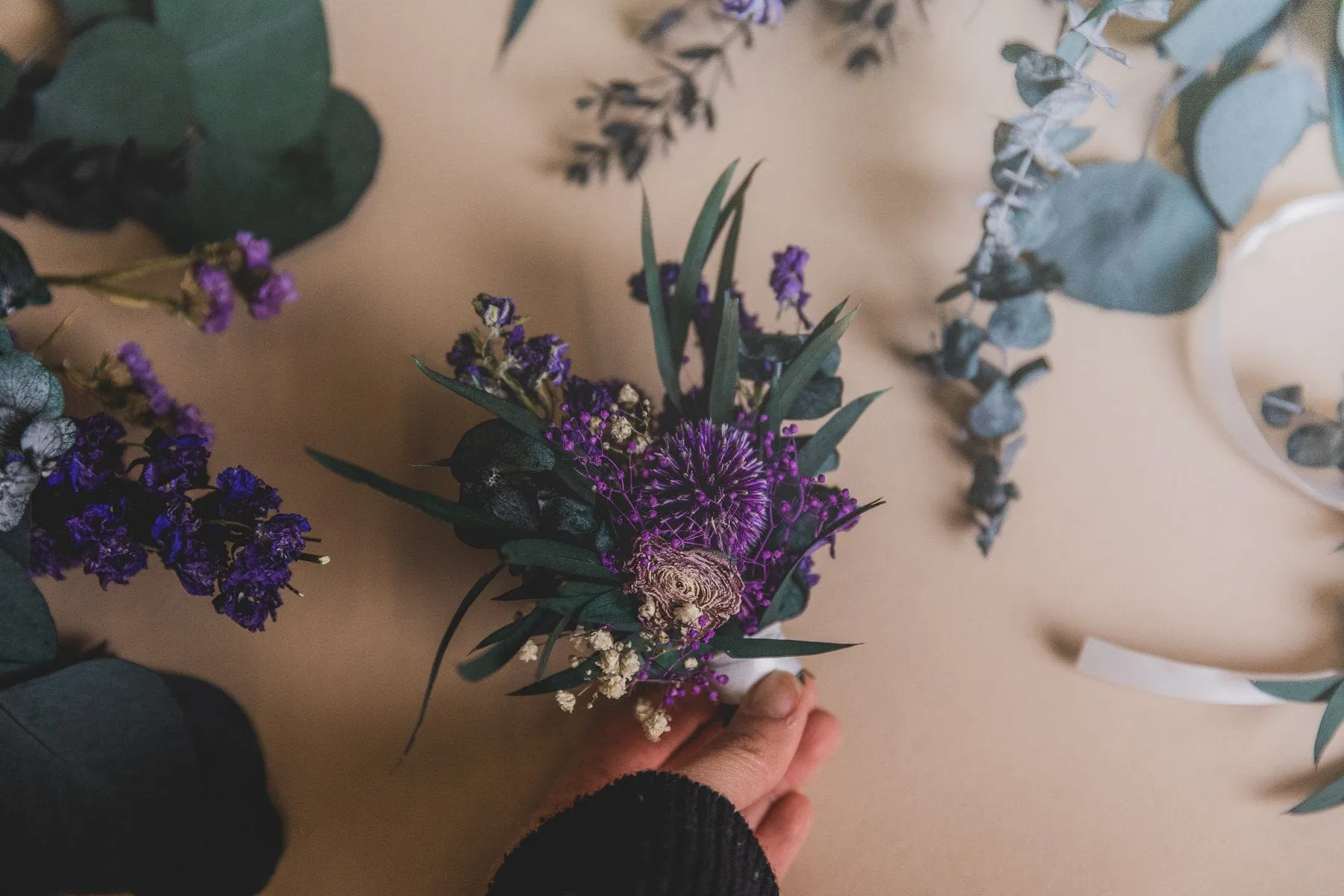 Eucalyptus & Globe Scottish Thistle Purple Boutonnieres / Lapel Pin For Men / Groom Pin / Boho Boutonniere / Groom Boutonniere