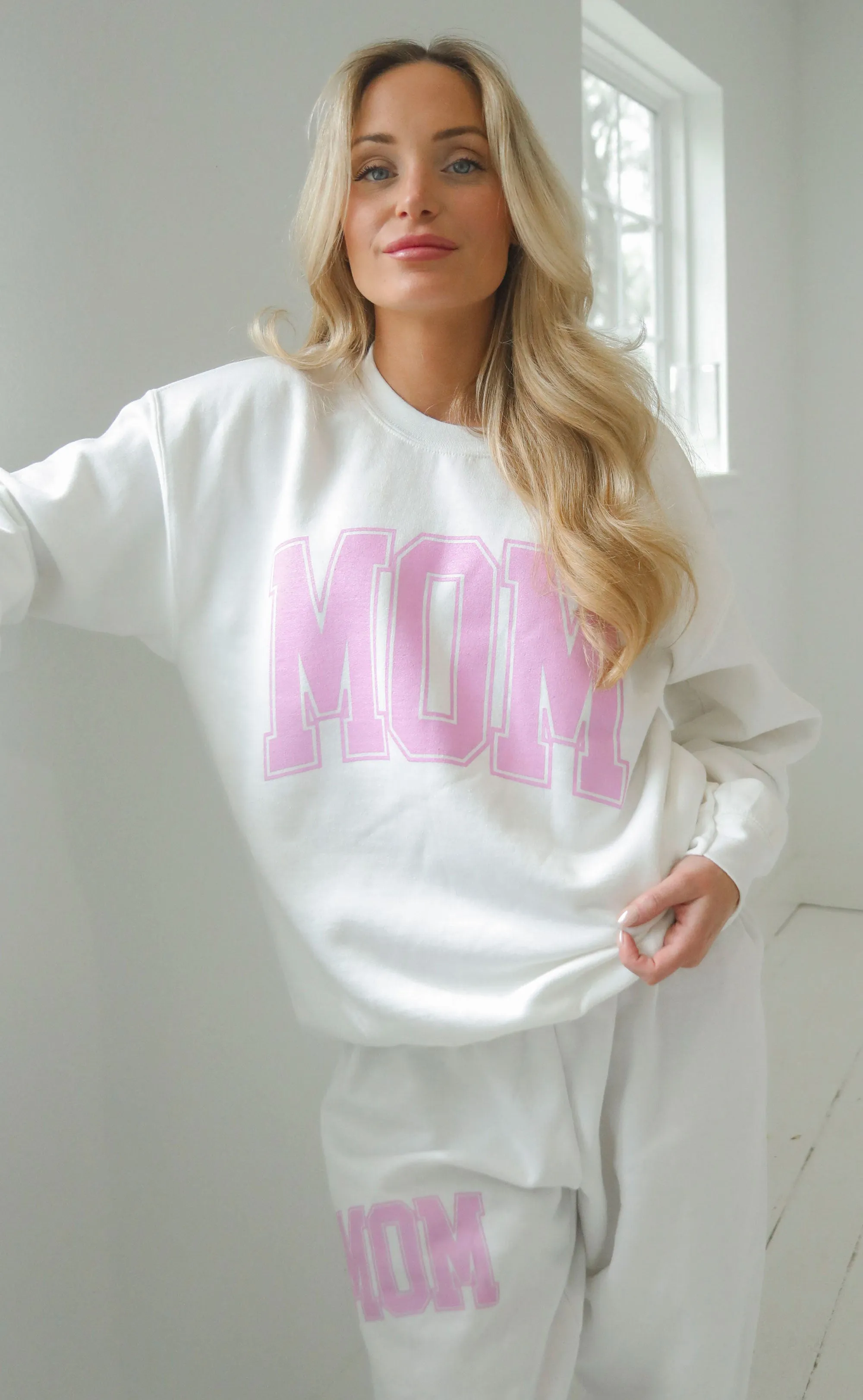 friday   saturday: mom sweatshirt - pink