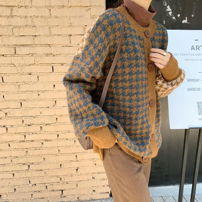 Knitted Cardigan With Hound's Tooth Pattern