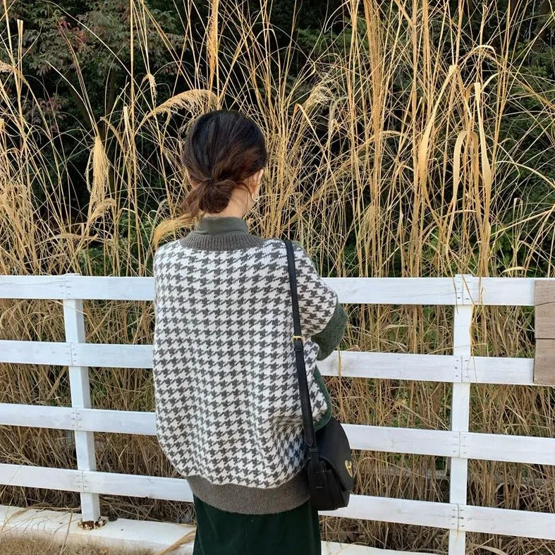 Knitted Cardigan With Hound's Tooth Pattern