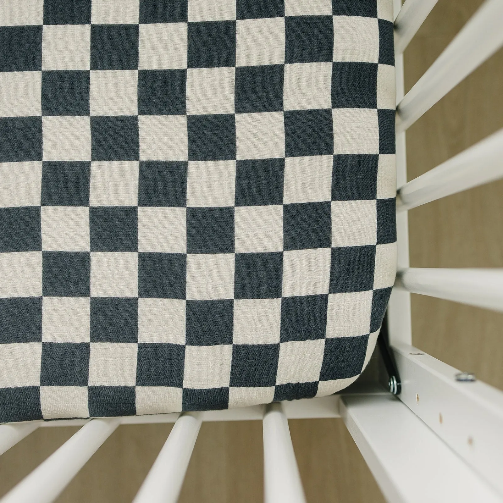 Mebie Baby Charcoal Checkered Muslin Crib Sheet