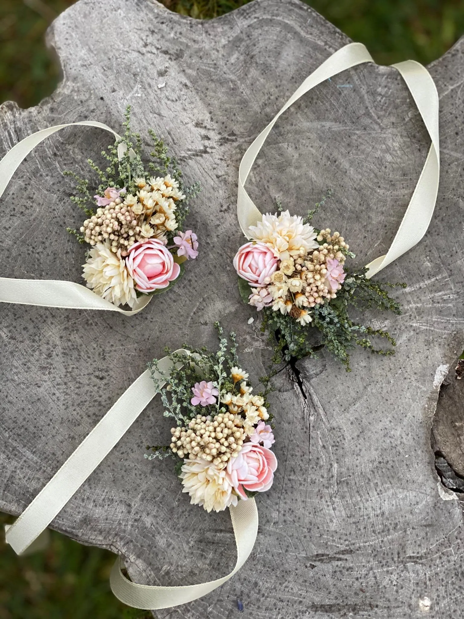 Romantic bracelet Flower bracelet Romantic jewellery Blush Ivory Boho wedding Bracelet for bride Bracelet for bridesmaid Magaela accessories